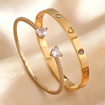 Juego de 2 Pulseras Con Forma de Corazón Chapadas En Oro