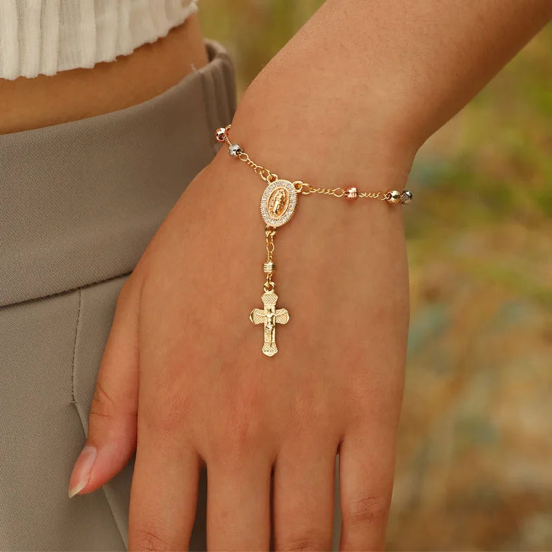 Pulsera con una Medalla de Nuestra Señora de Guadalupe Bañada en Oro