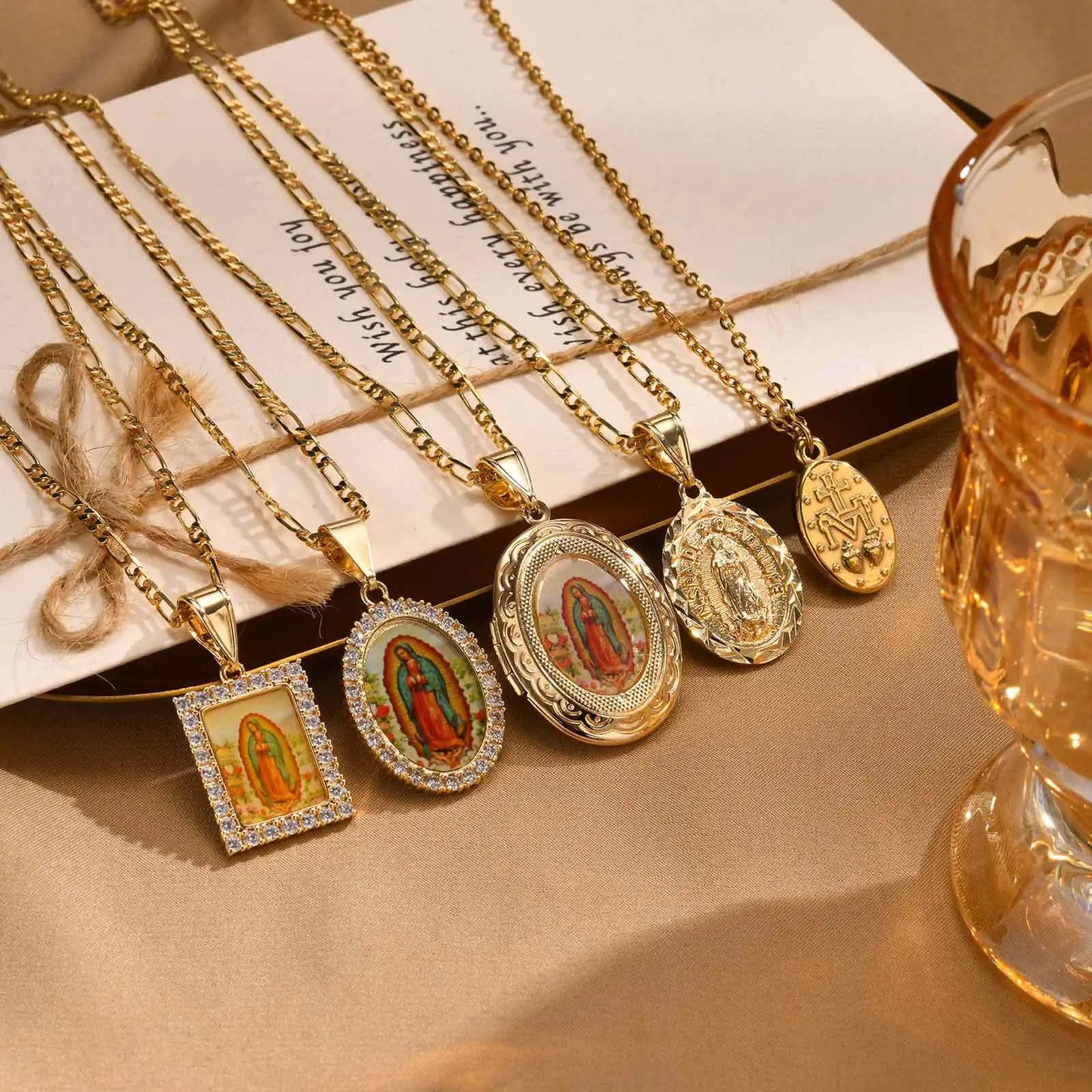 Collar de la Virgen de Guadalupe Chapado en Oro