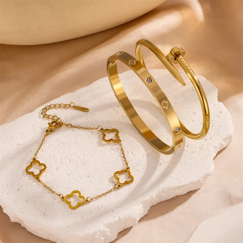 Juego de 3 Pulseras de Trébol de La Suerte Chapadas En Oro