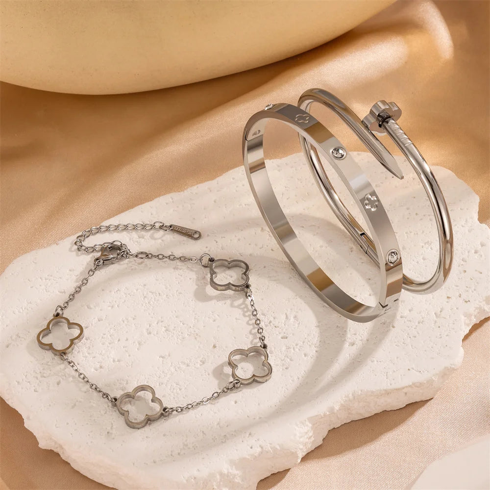 Juego de 3 Pulseras de Trébol de La Suerte Chapadas En Oro