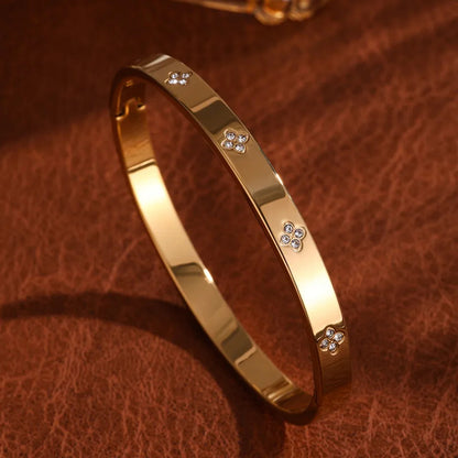 Juego de 4 Pulseras de Lujo Chapadas En Oro