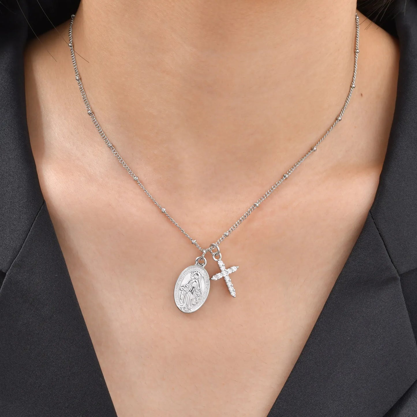 Collar Con Medalla Milagrosa y Cruz