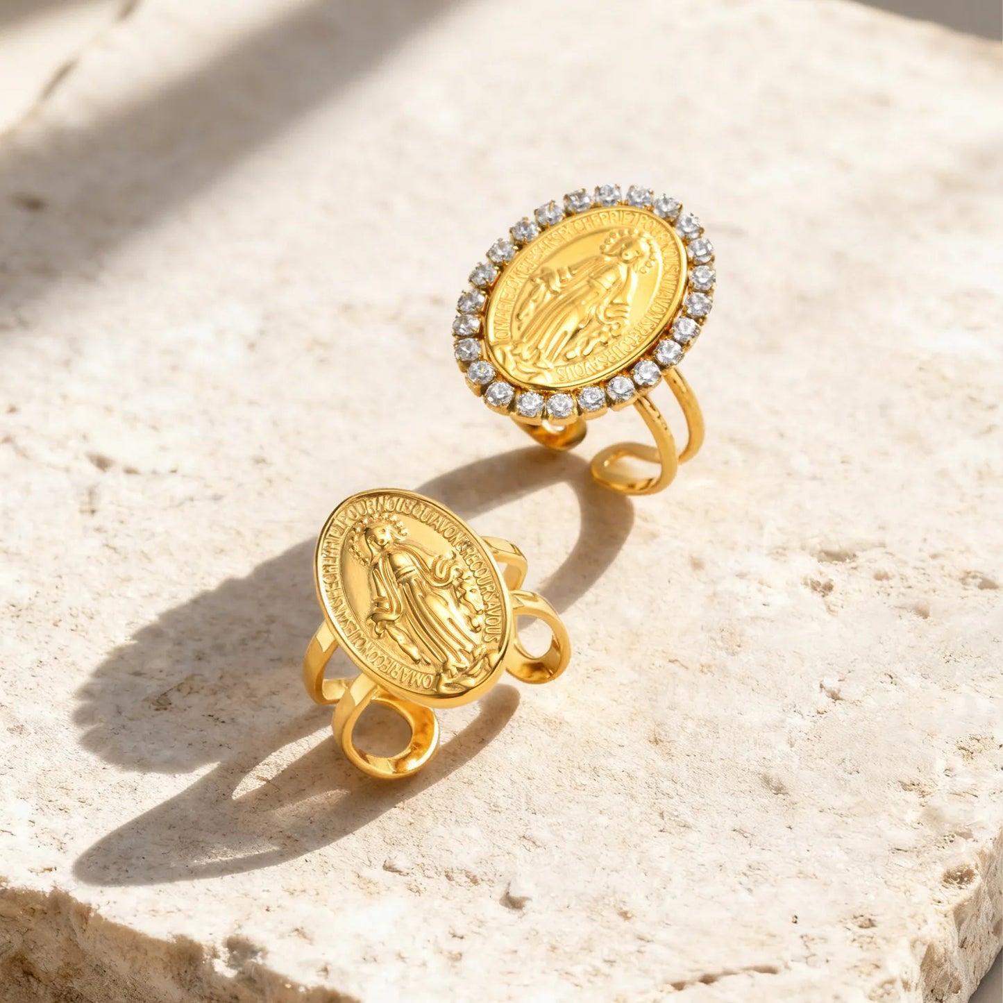 Anillo Ajustable de Nuestra Señora Chapado en Oro