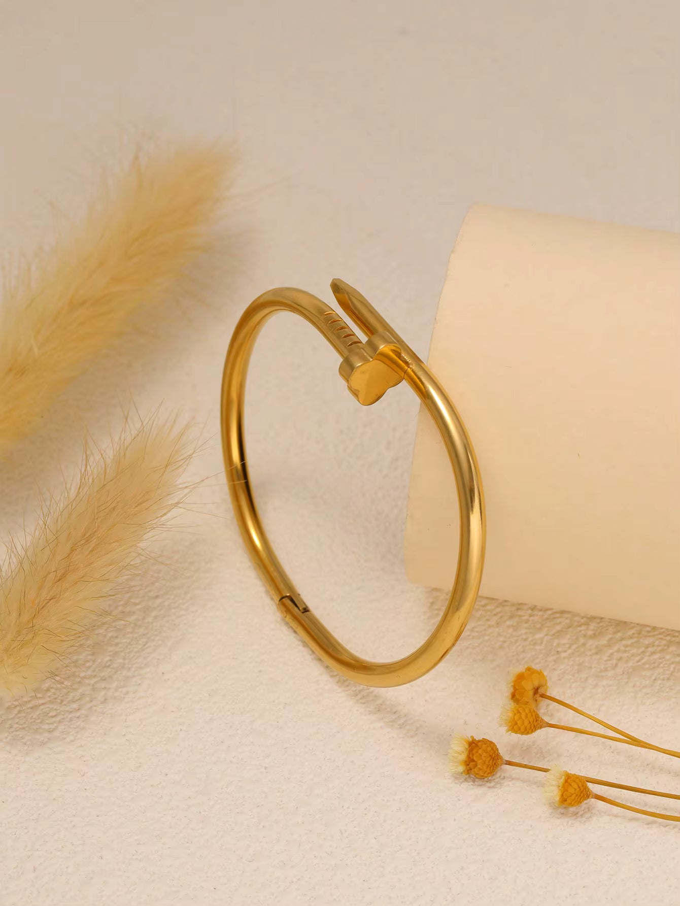 Juego de 3 Pulseras Romanas Chapadas En Oro