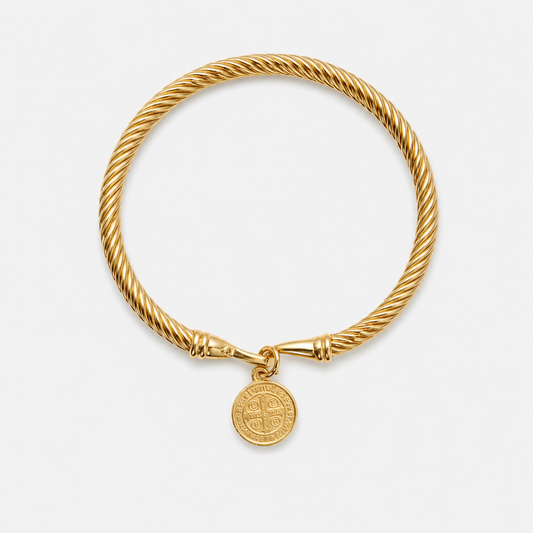 Pulsera Con Colgante de San Benito Chapado en Oro