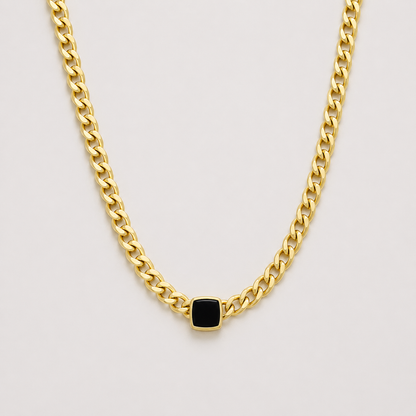 Collar Chapado en Oro Con Una Piedra Cuadrada de ónix