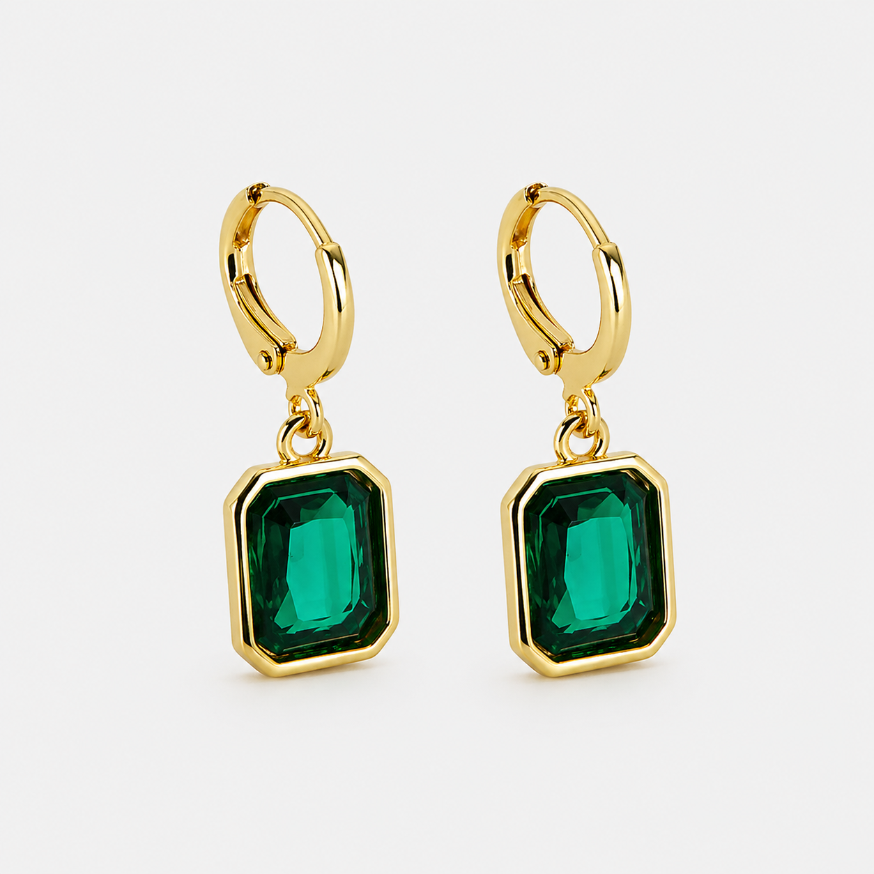 Pendiente Pequeño de Aro de Cristal Verde Chapado en Oro