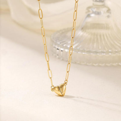 Collar Para Mujer de Corazón Magnético Bañado en Oro