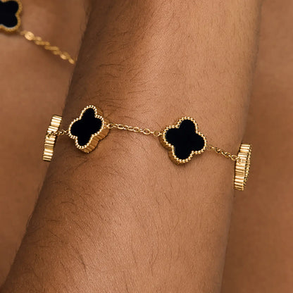 Pulsera Black Clover Chapada en Oro