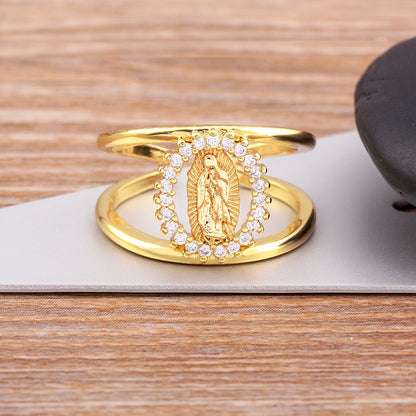 Anillo de la Virgen María Con Piedras Chapado En Oro