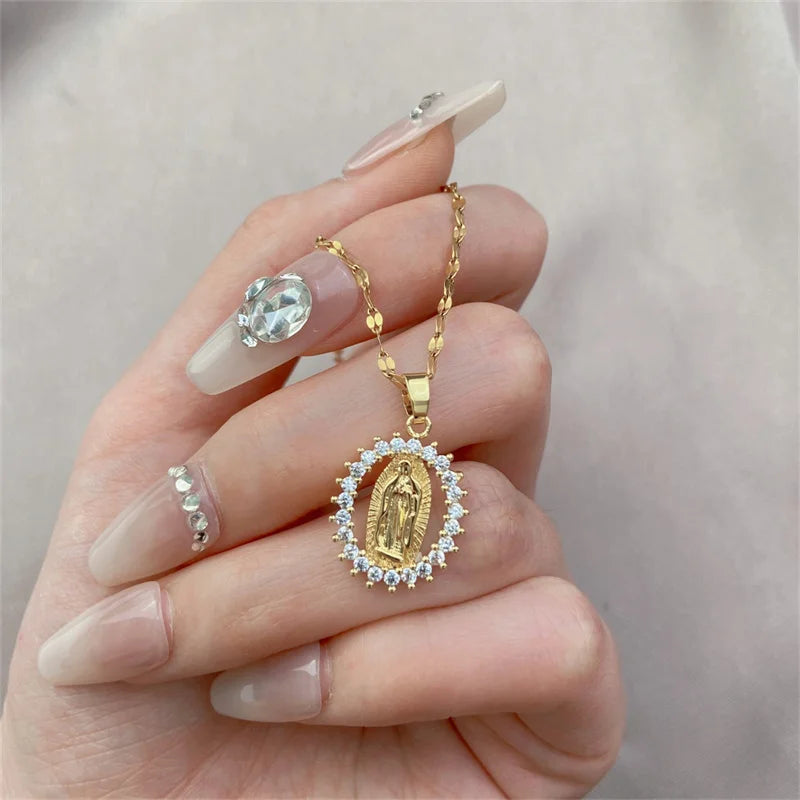 Collar de La Virgen de Guadalupe Chapado en Oro