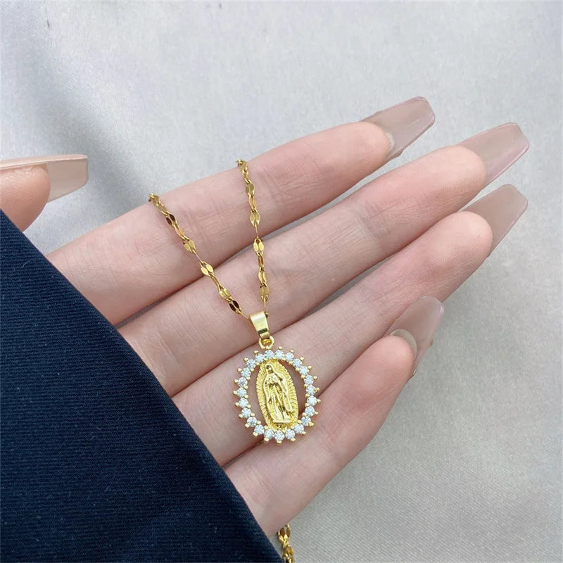 Collar de La Virgen de Guadalupe Chapado en Oro