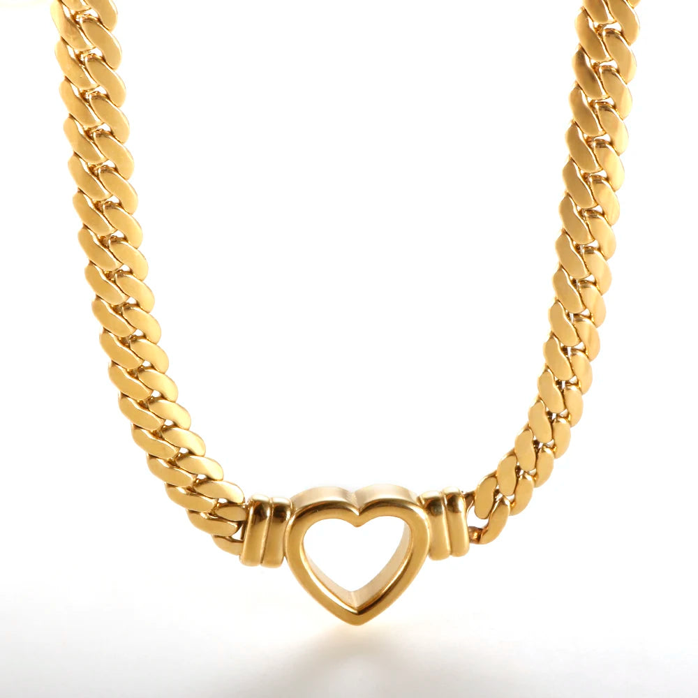 Gargantilla Minimalista Con Forma de Corazón Chapada En Oro