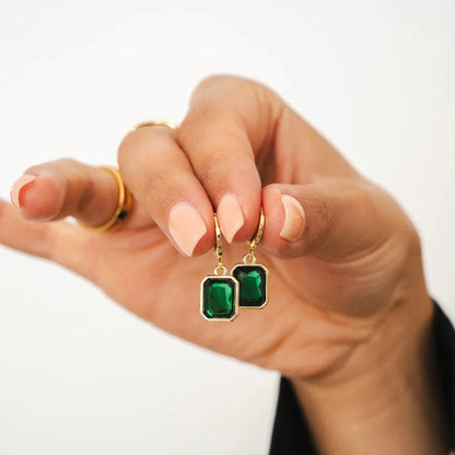 Pendiente Pequeño de Aro de Cristal Verde Chapado en Oro