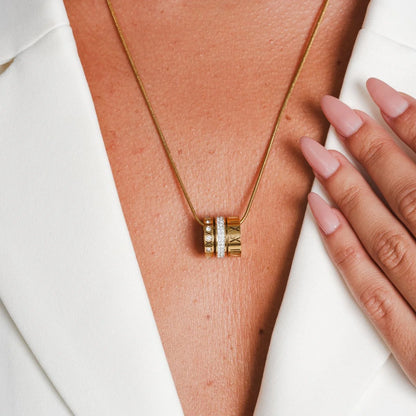 Collar de Triple Aro Con Números Romanos Chapado en Oro
