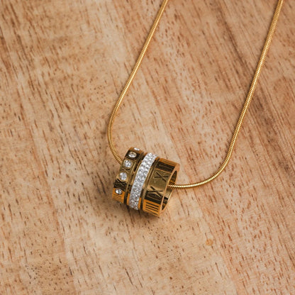 Collar de Triple Aro Con Números Romanos Chapado en Oro