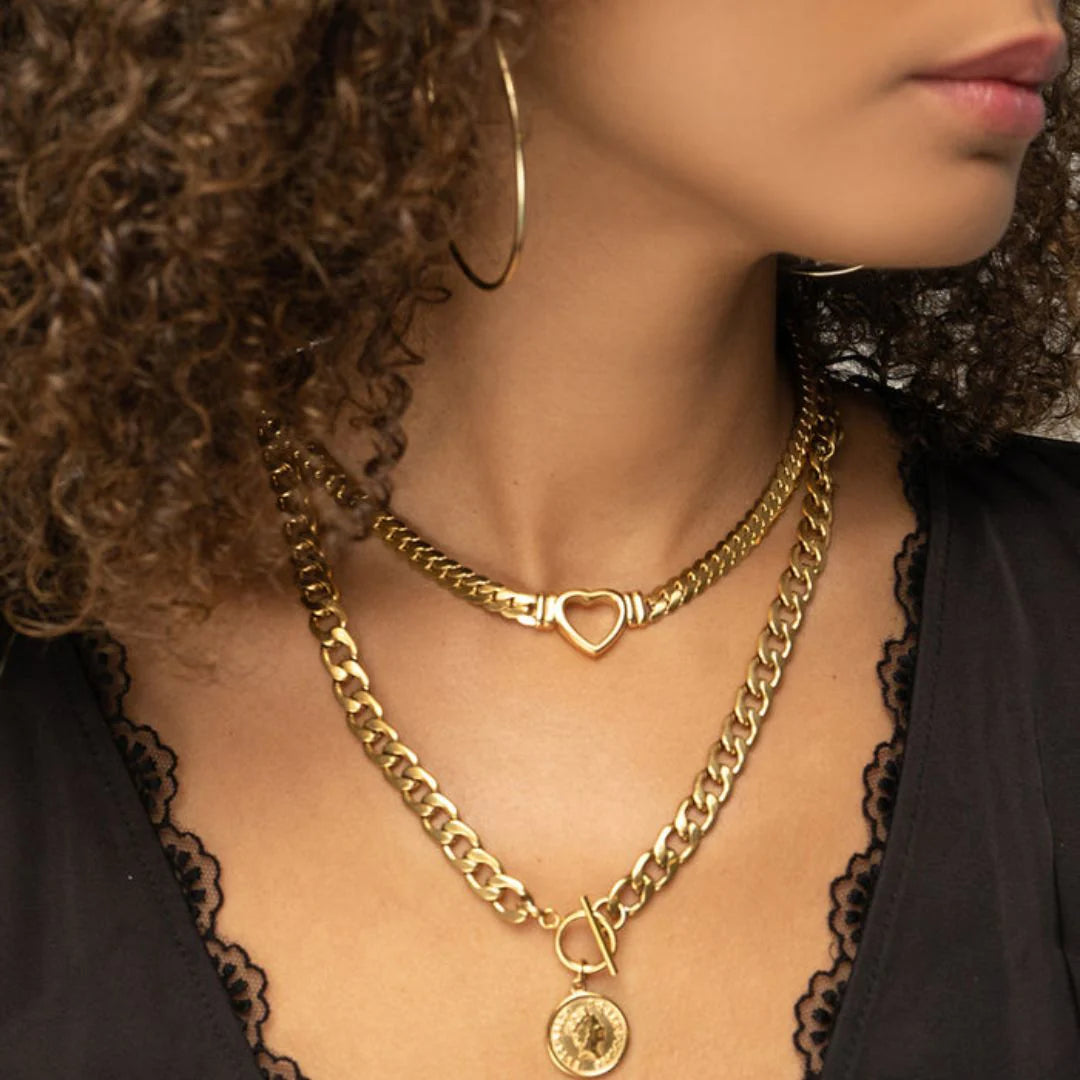 Gargantilla Minimalista Con Forma de Corazón Chapada En Oro