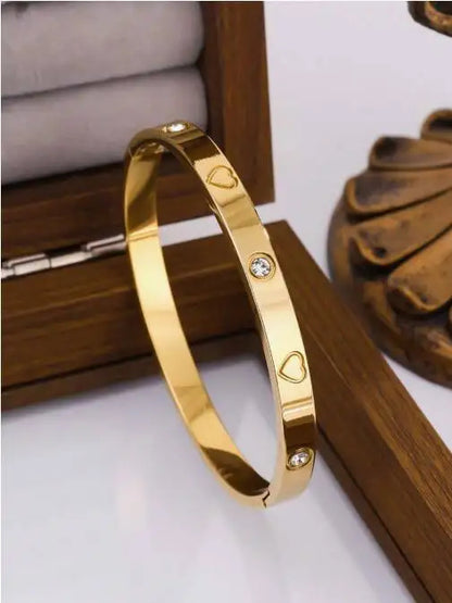 Conjunto de 3 Pulseras Florales Con Circonitas Cúbicas Chapadas En Oro