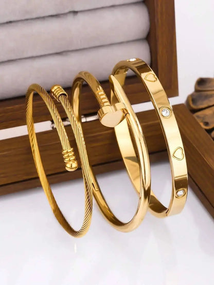Conjunto de 3 Pulseras Florales Con Circonitas Cúbicas Chapadas En Oro