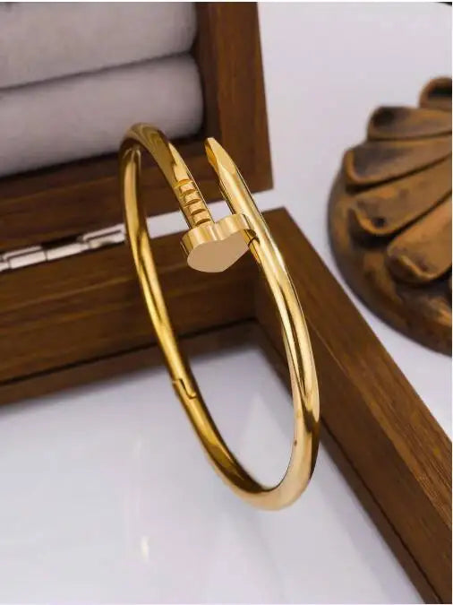 Conjunto de 3 Pulseras Florales Con Circonitas Cúbicas Chapadas En Oro