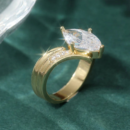 Anillo Bañado en Oro Elizabeth