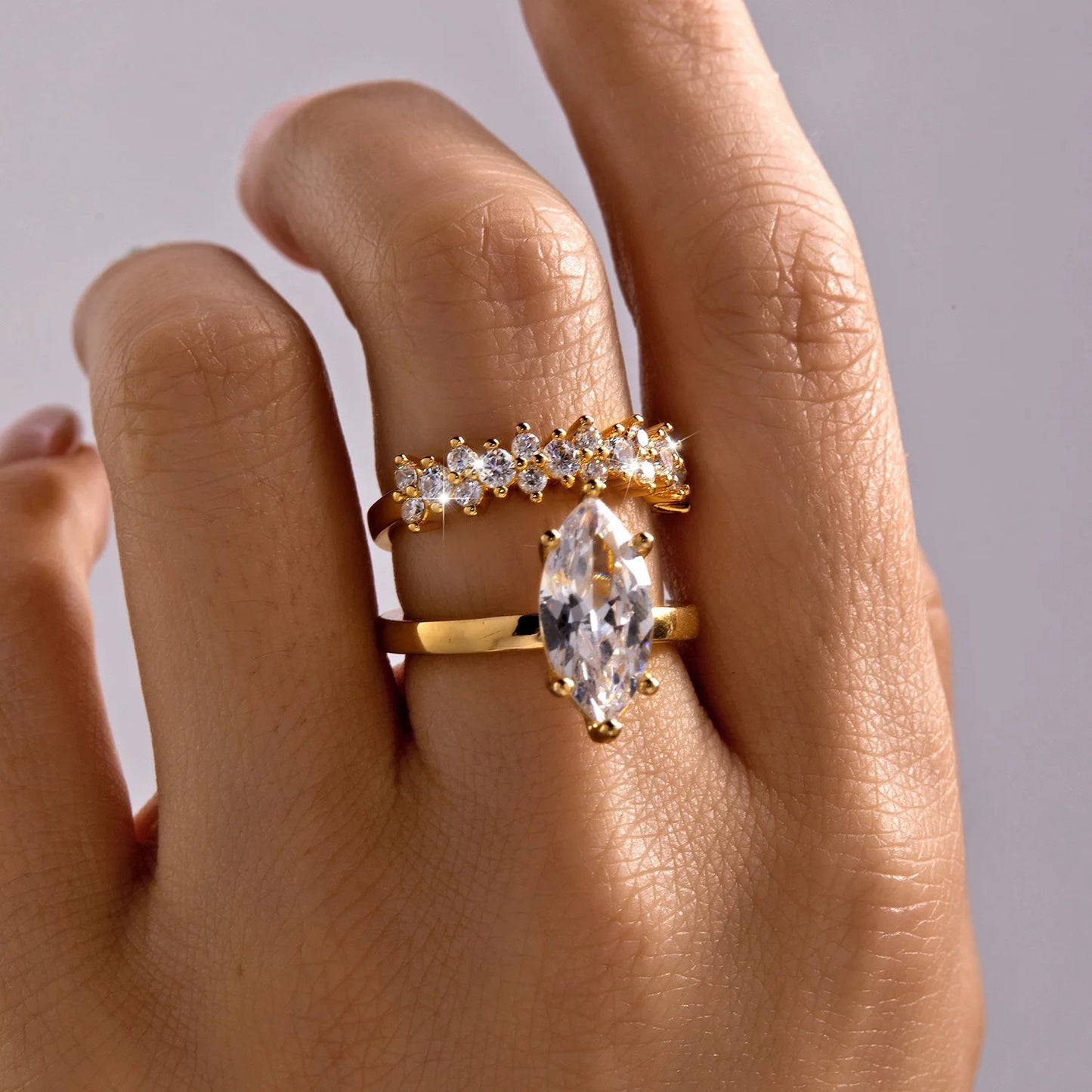 Anillo de Dubái Bañado en Oro