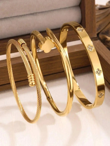 Conjunto de 3 Pulseras Florales Con Circonitas Cúbicas Chapadas En Oro